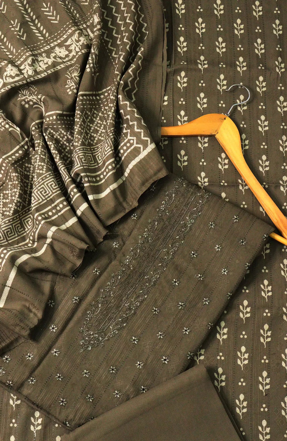 Manzil Dhanak Wool Embroidered Collection - Design 01