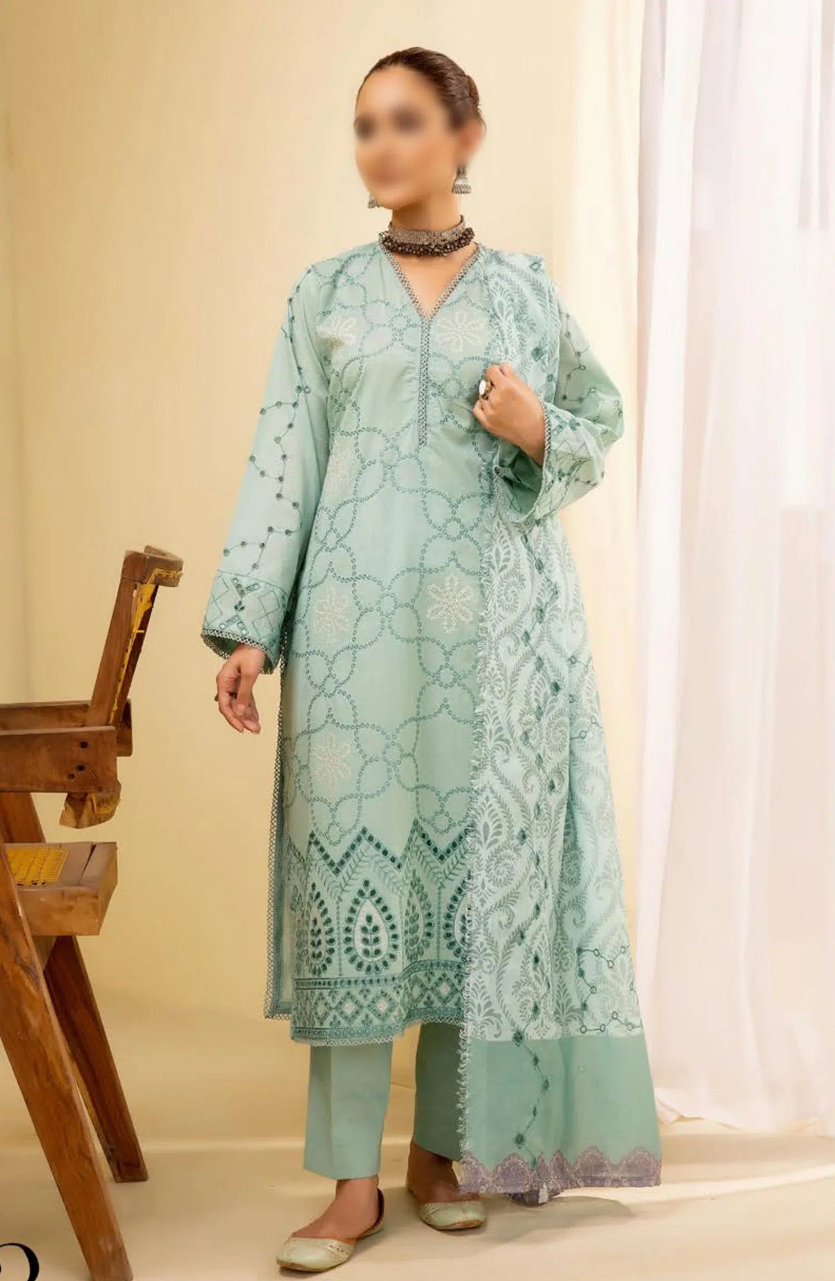 Layla Premium Embroidered Lawn Collection 2024 - Design 03