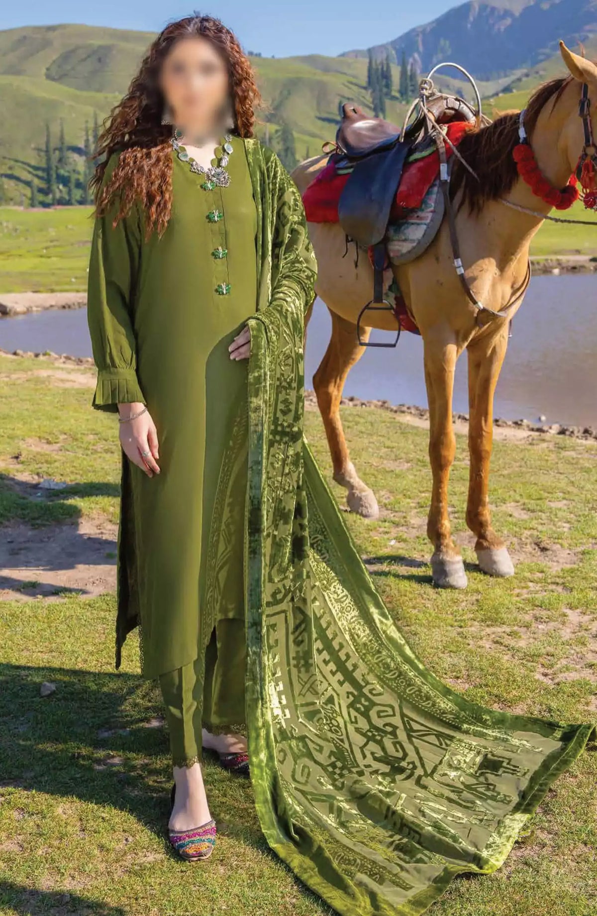 Insia Luxury Winter Zari Wool Collection By Riaz Arts - Design 03