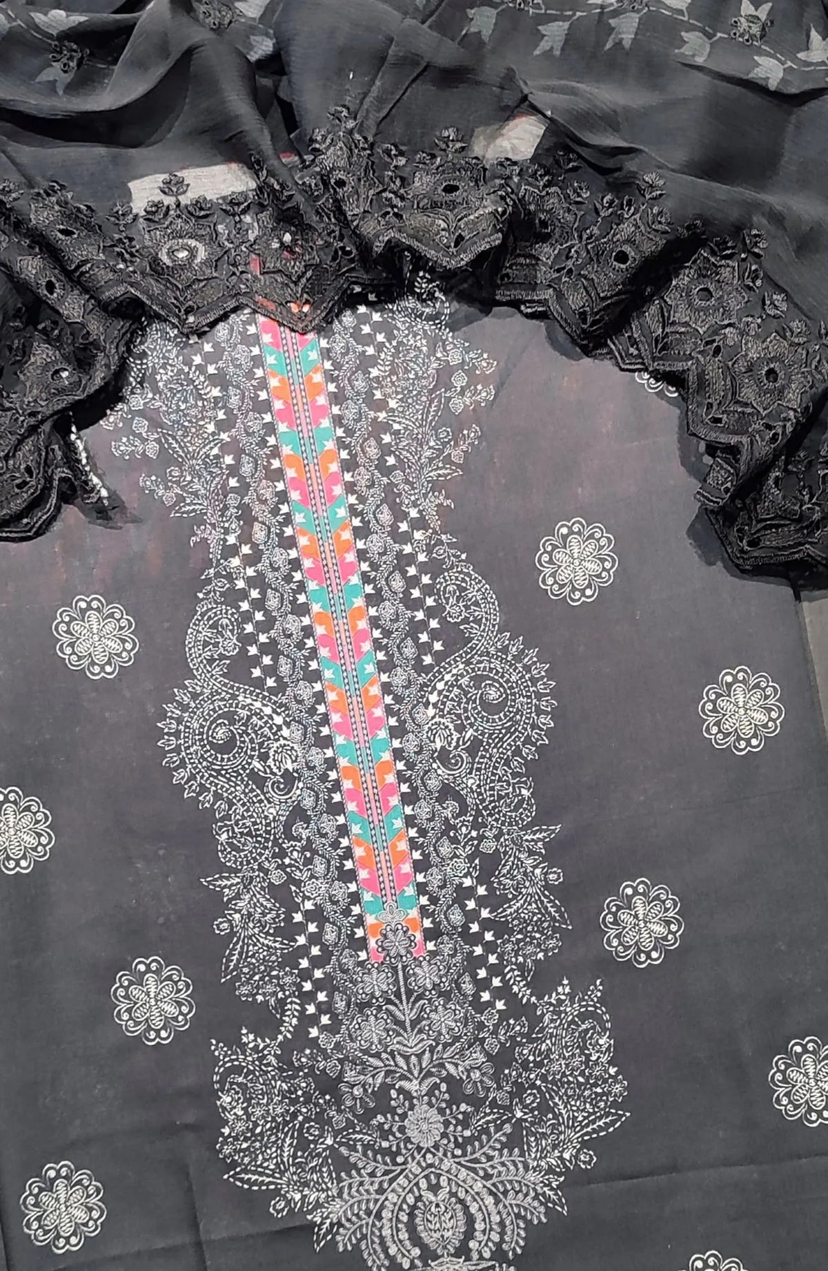 Unstitch Exclusive Printed Lawn Collection 2024 With Schiffli Duaptta By Amna Khadija - Design 03