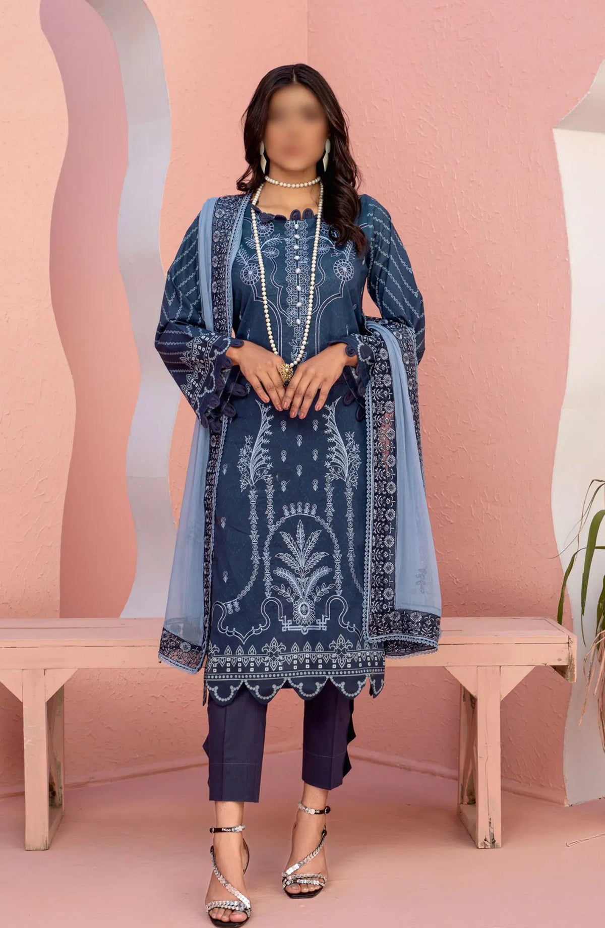 Smile Luxury Lawn Collection 2024 - DESIGN-04