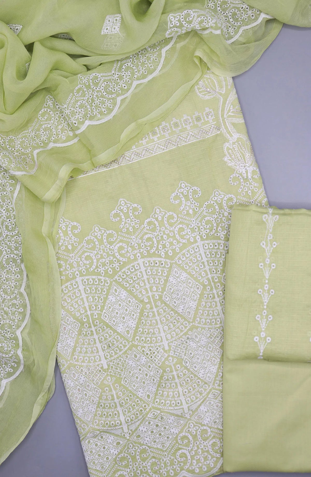 Kaavish Unstitched Luxury Embroidered Lawn With Chiffon Dupatta Collection 2024 - Design 04