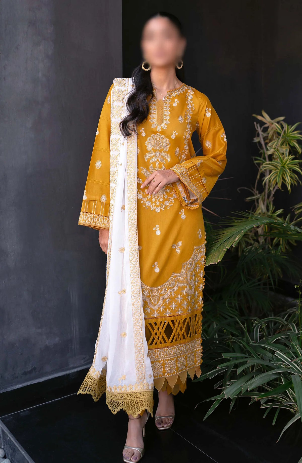 Meraki Embroidered Lawn Collection 2024 By Humdum - Design 04