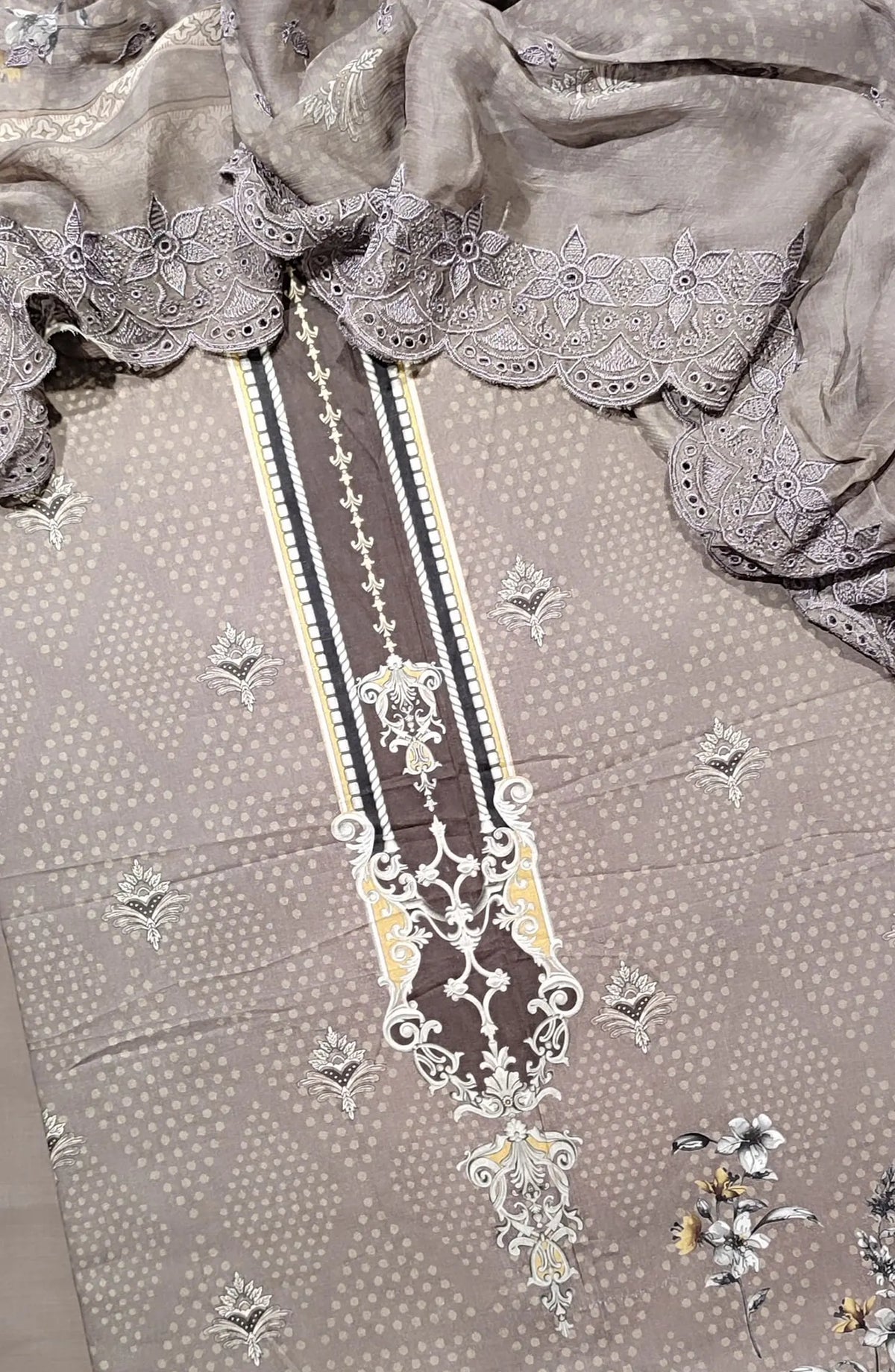 Unstitch Exclusive Printed Lawn Collection 2024 With Schiffli Duaptta By Amna Khadija - Design 04