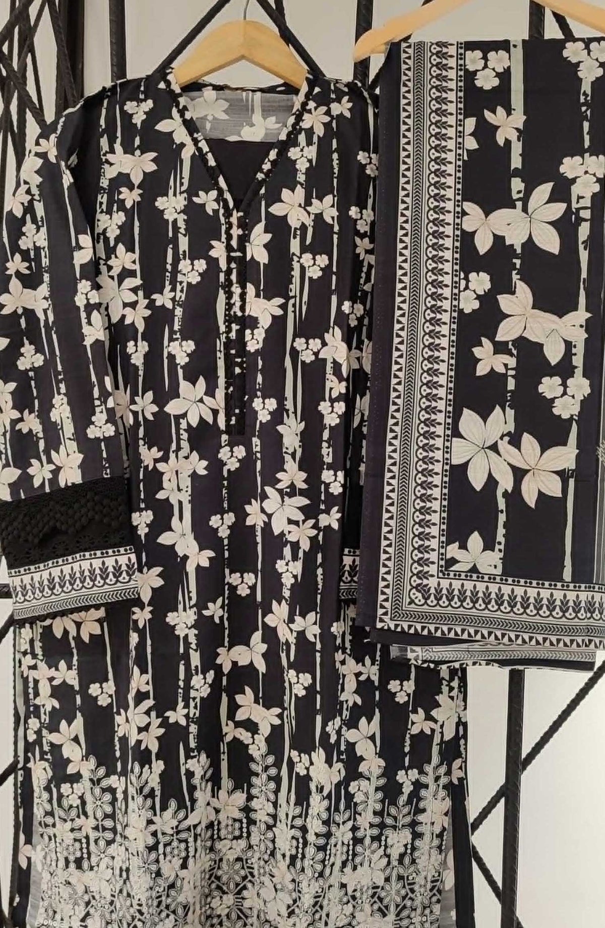 MEHROMAH Stitch Slub Linen Chikankari Emb 3Pec Collection 2024 - Design 06