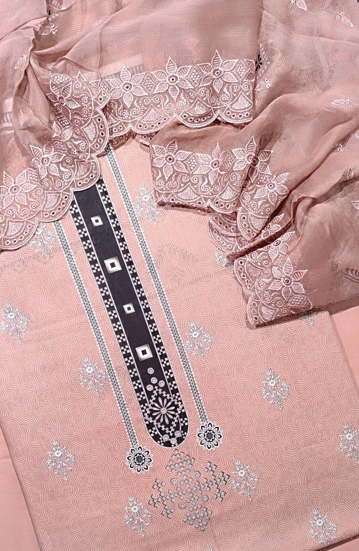 Unstitch Exclusive Printed Lawn Collection 2024 With Schiffli Duaptta By Amna Khadija - Design 1