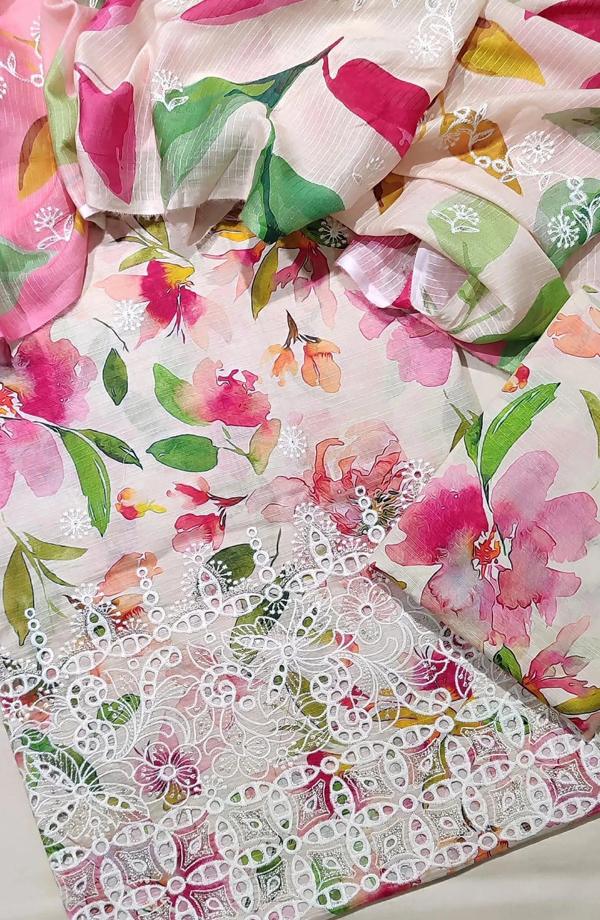 Chikanakri Daman EMB Lawn 3Pcs With EMB Doria Dupatta Collection - Design 01