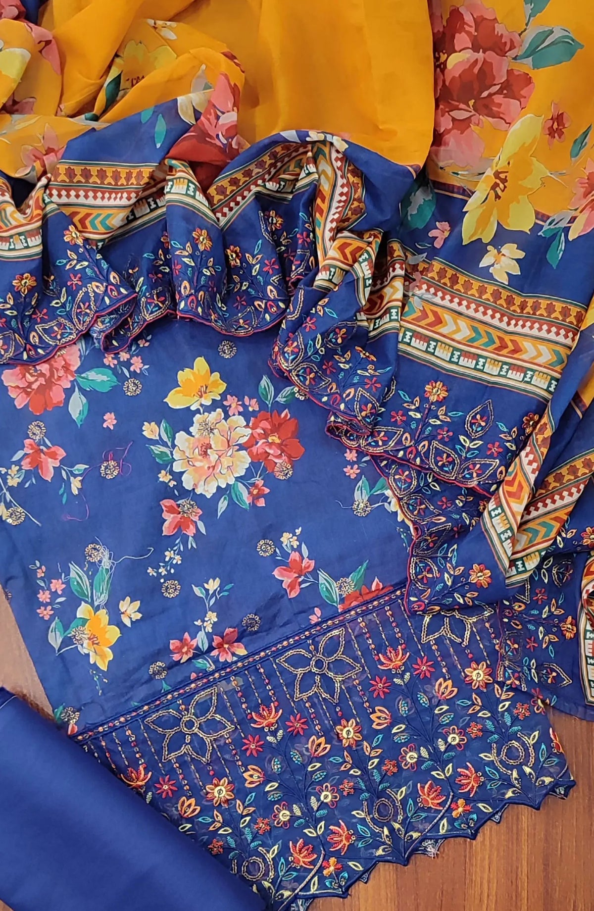 Bin Saeed Unstitch Embroidered Cambric Cotton Collection - Design 05
