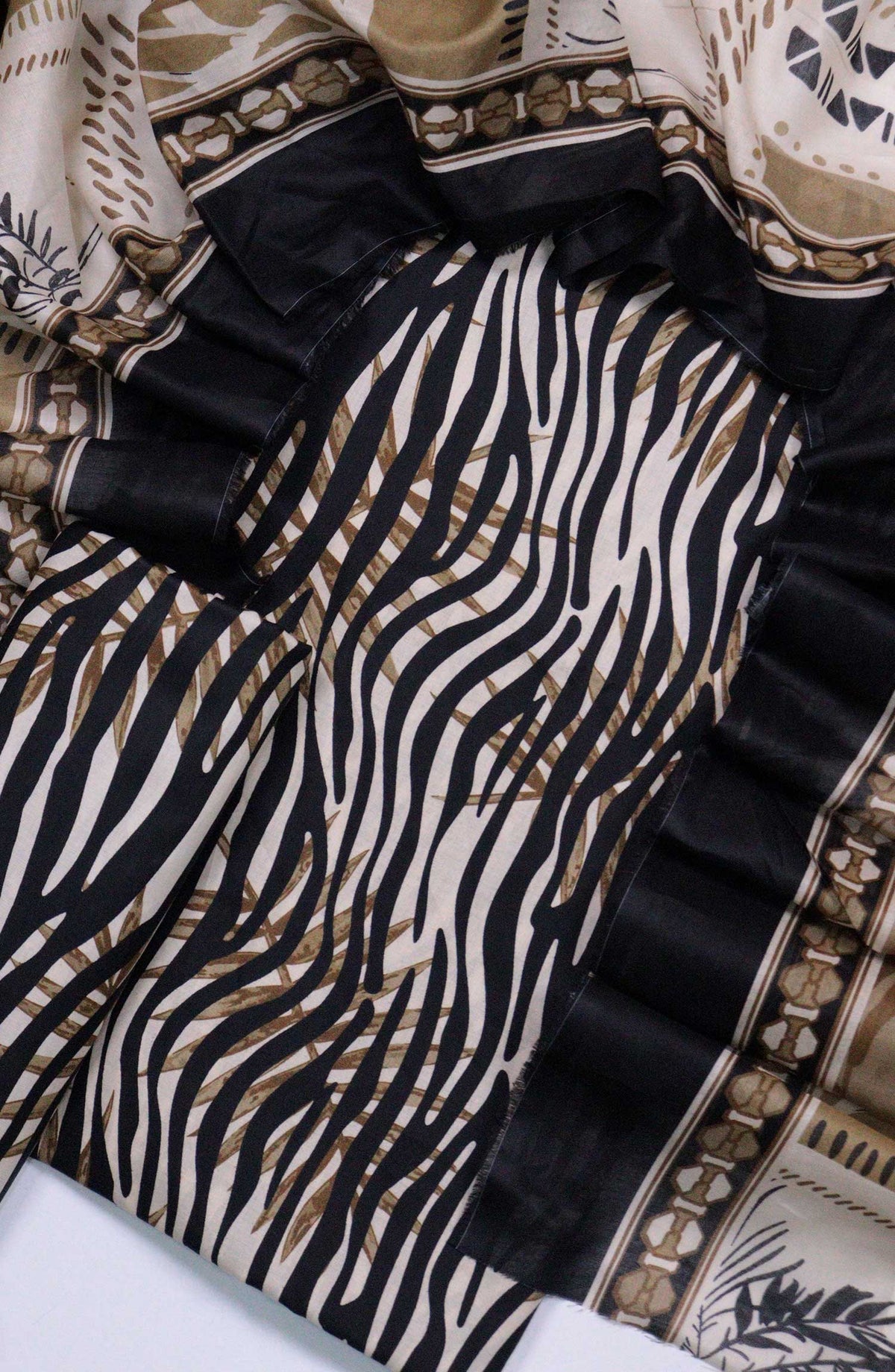 Bin Saeed Printed Lawn Unstitched 3 Piece - D-28 - BS25L - Black - Summer Collection