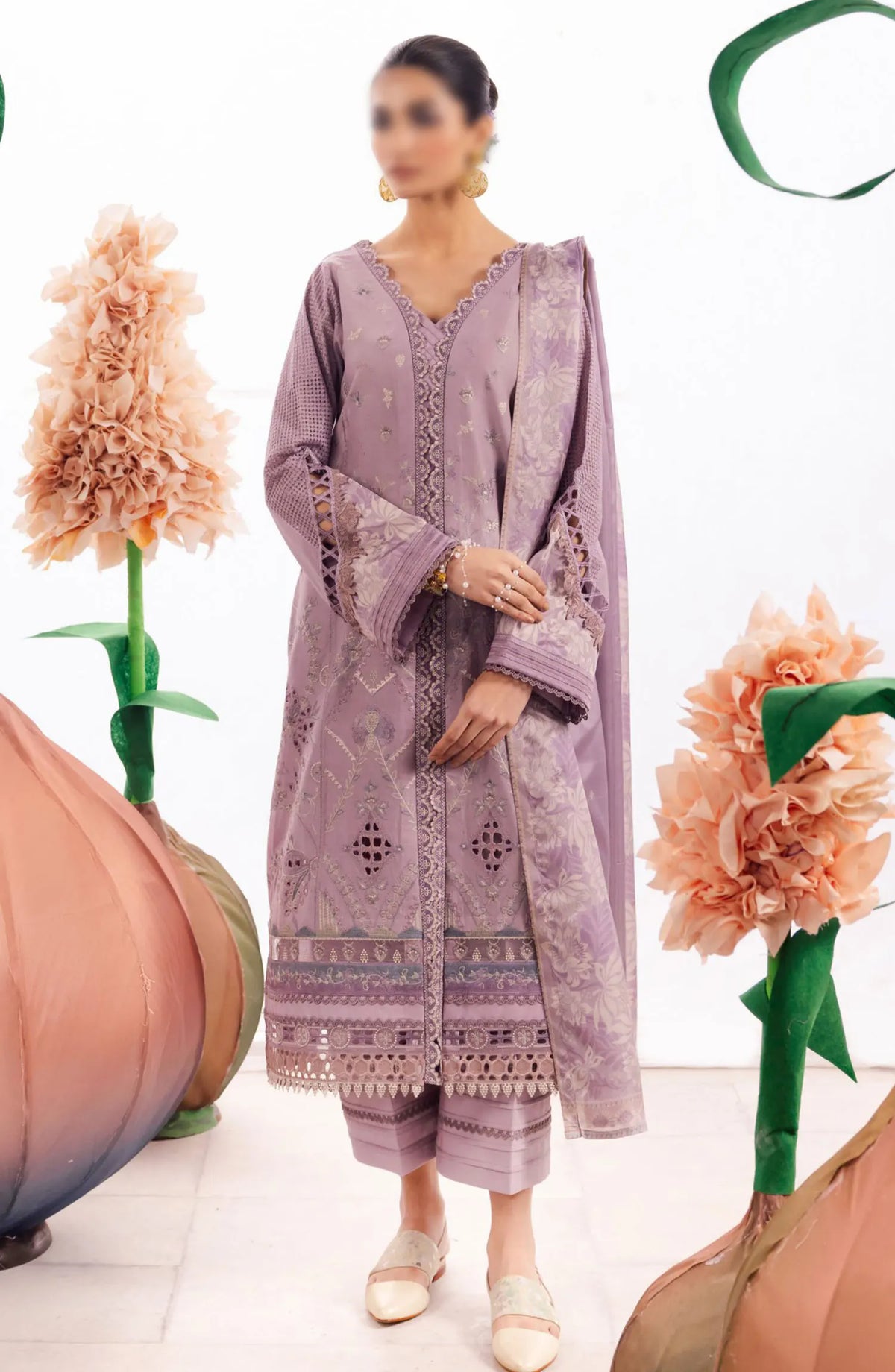 Iznik Dahlia Luxury Lawn Collection 2024 - DL-04 SERENE