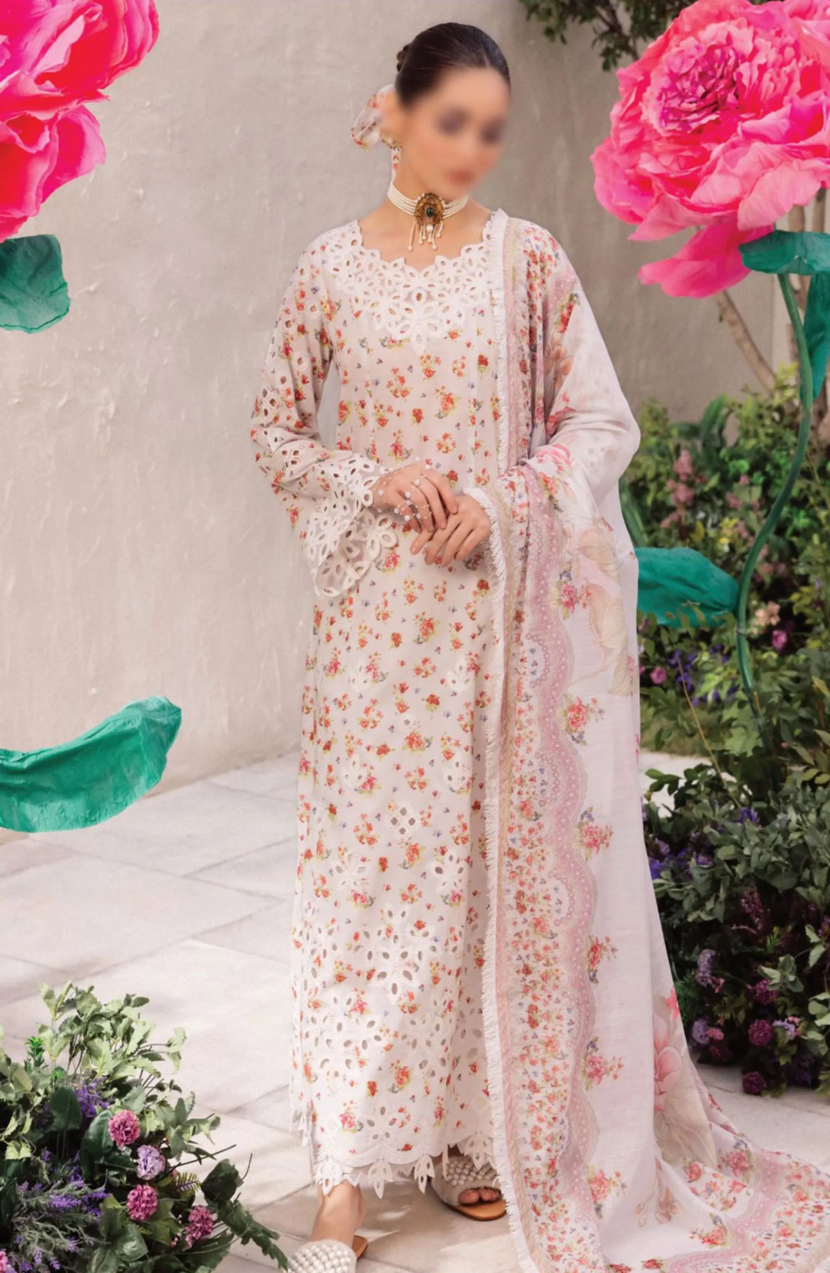Iznik Dahlia Luxury Lawn Collection 2024 - DL-05 SPLENDOUR