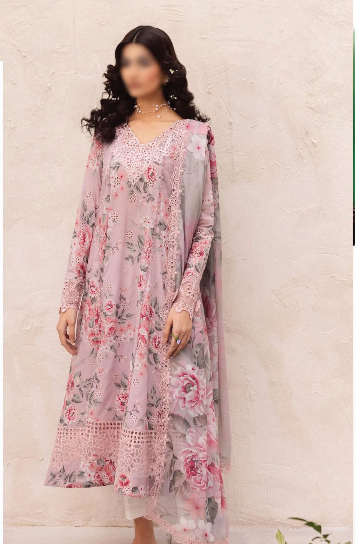Iznik Dahlia Luxury Lawn Collection 2024 - DL-09 WHISPER