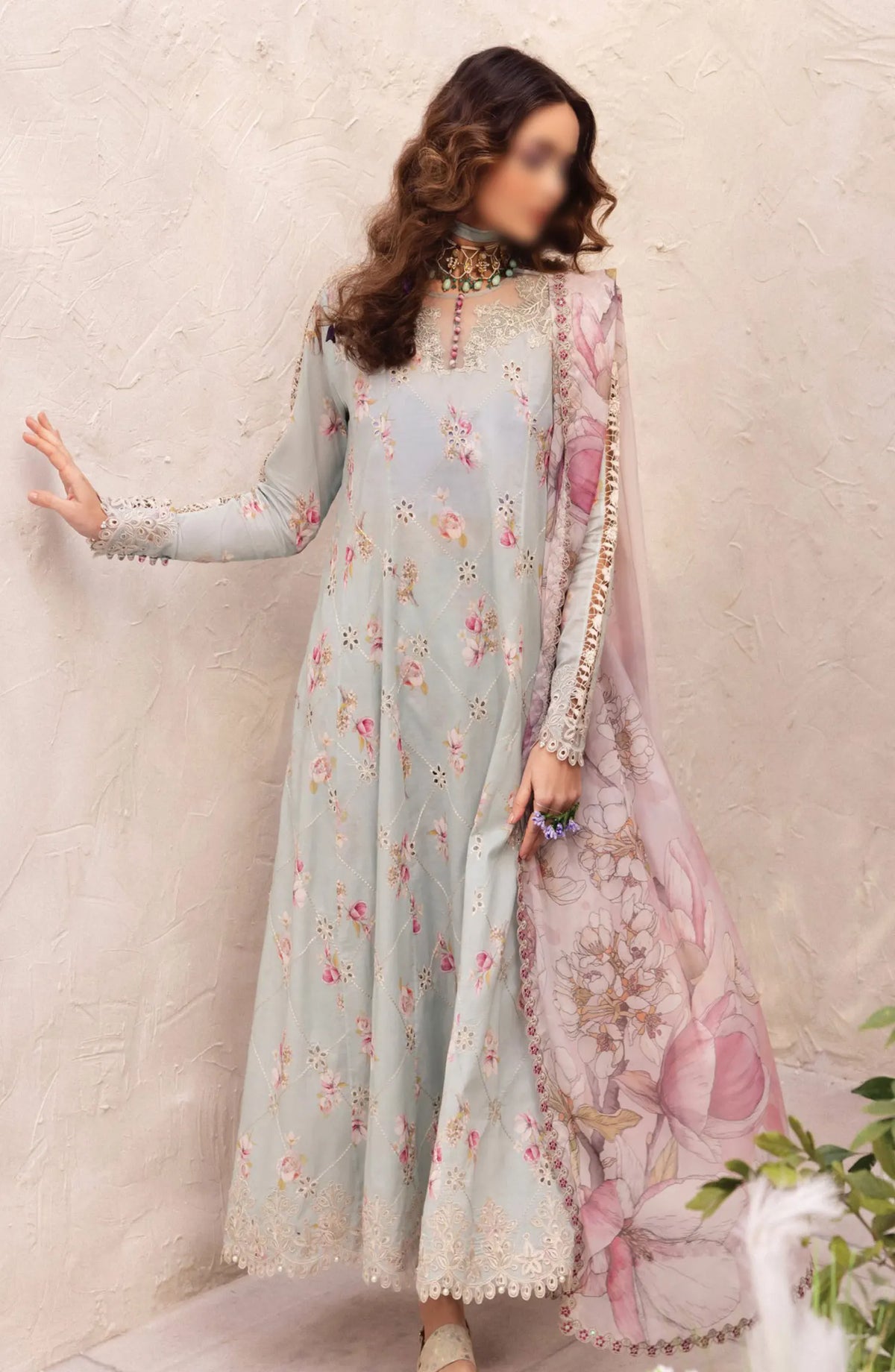 Iznik Dahlia Luxury Lawn Collection 2024 - DL-10 MIRAGE