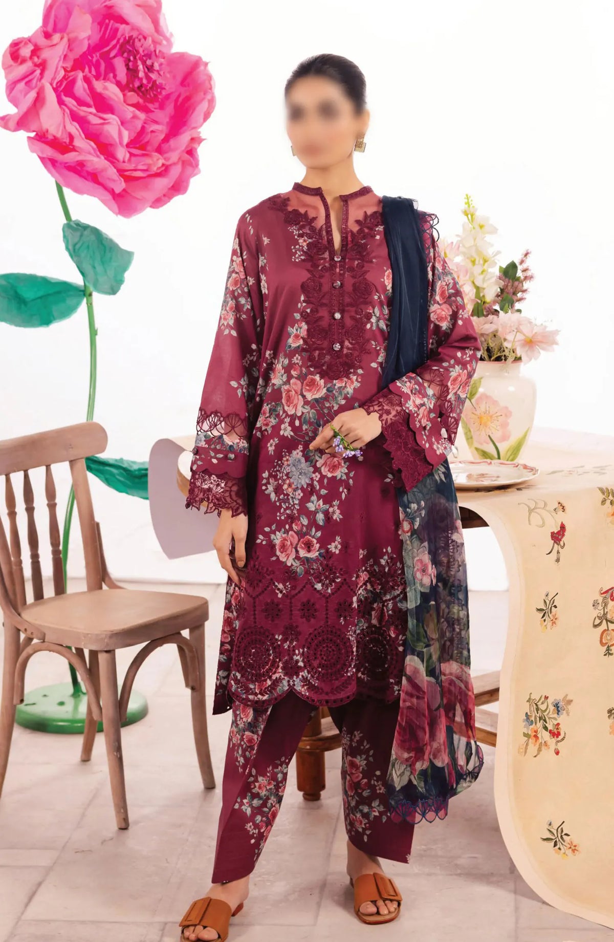 Iznik Dahlia Luxury Lawn Collection 2024 - DL-11 SOLISTICE