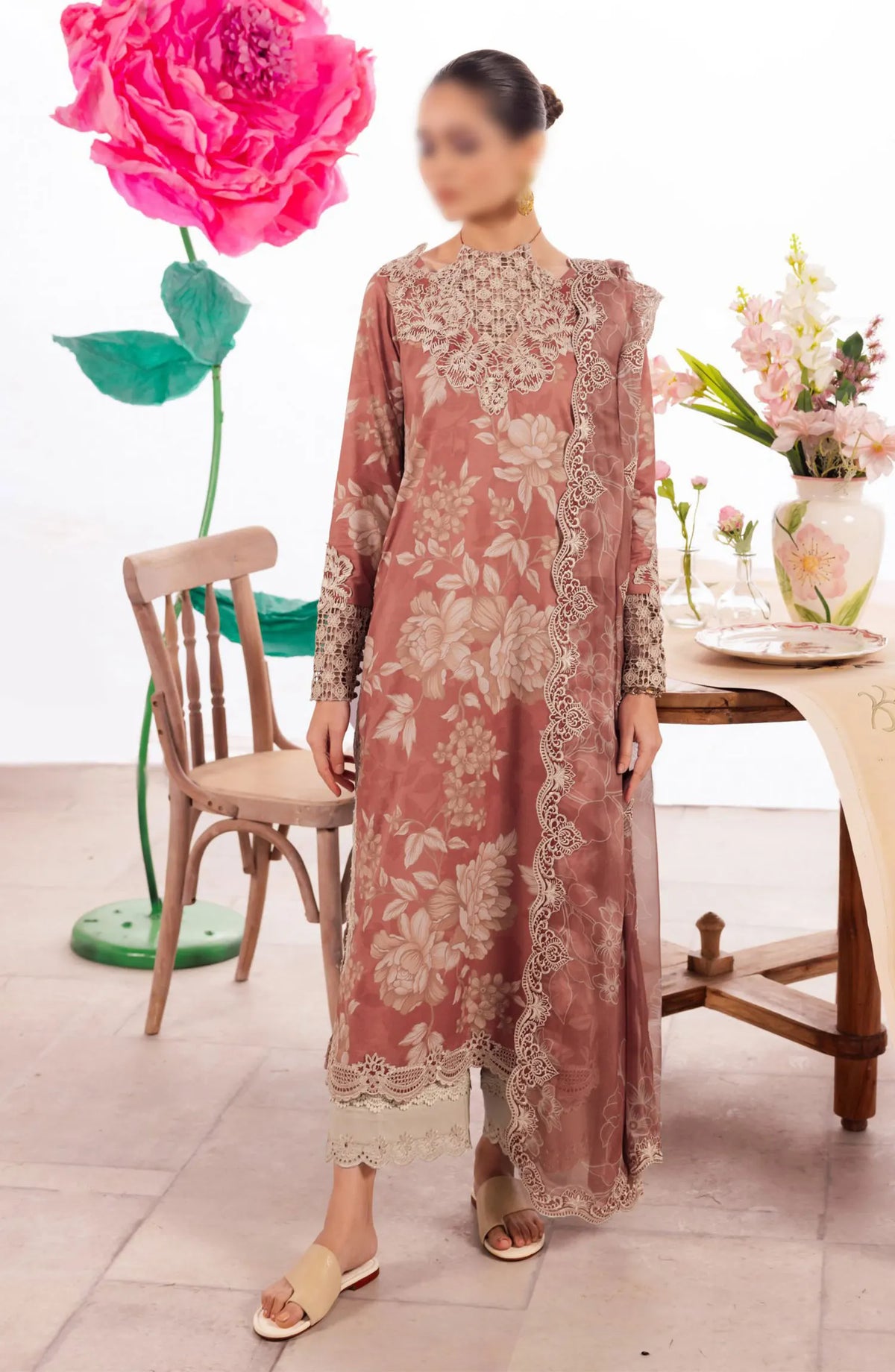 Iznik Dahlia Luxury Lawn Collection 2024 - DL-12 SAFFRON