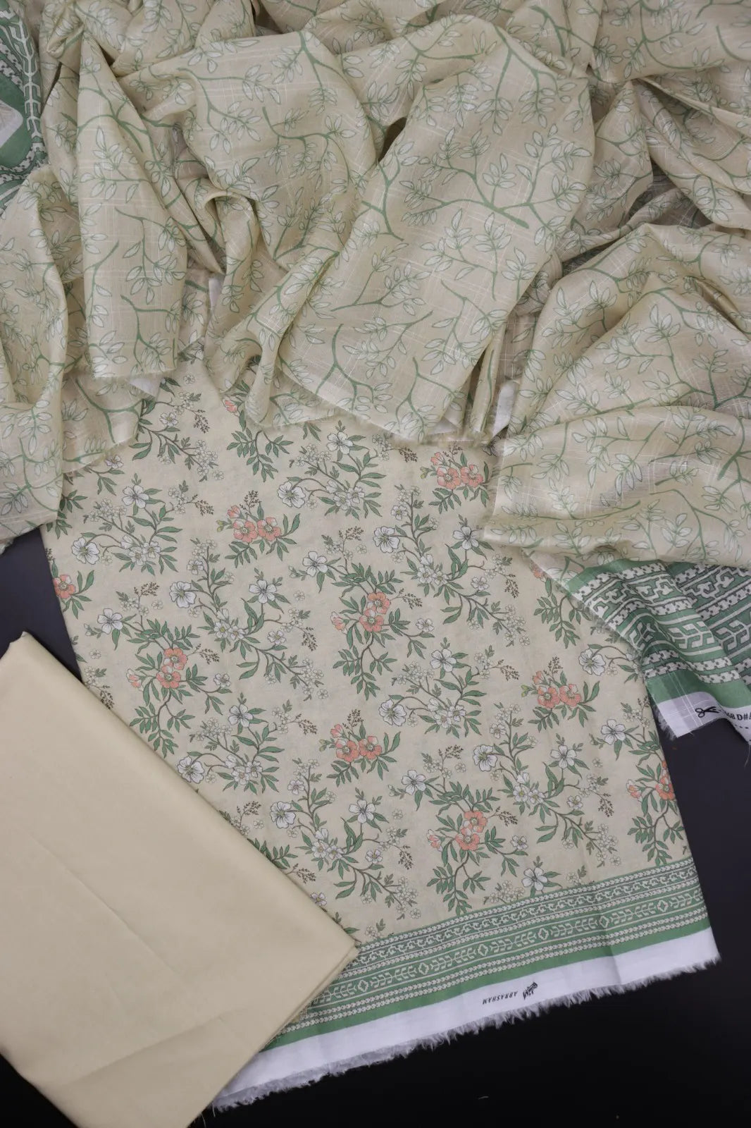 Exclusive Prints With Voile Dupatta Unstitched Lawn Collection 2024 - EPWVP 05