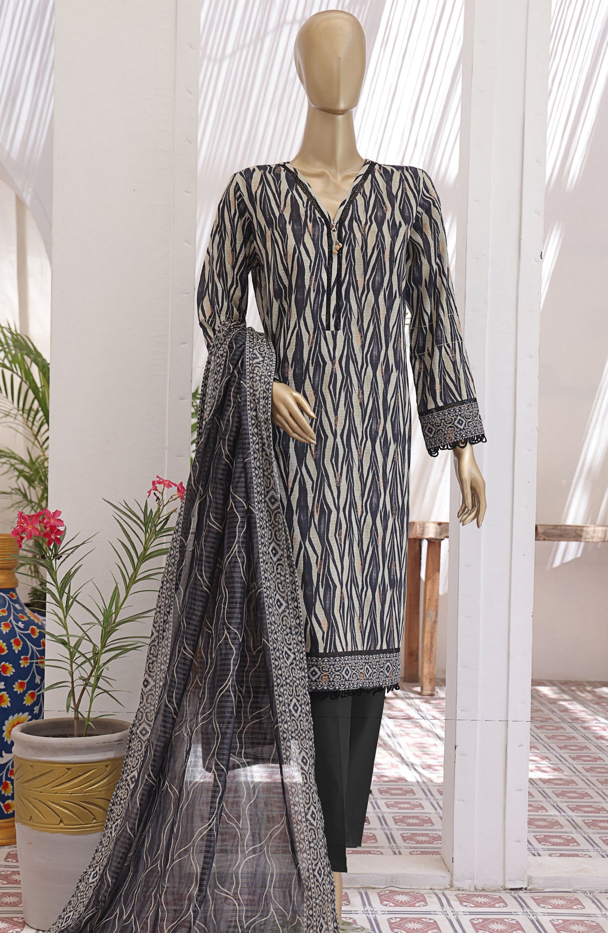 HZ Textile Printed Jacquard Lawn Unstitched 3 Piece Suit - JPC-21 - HZ25JPC - Black - Summer Collection