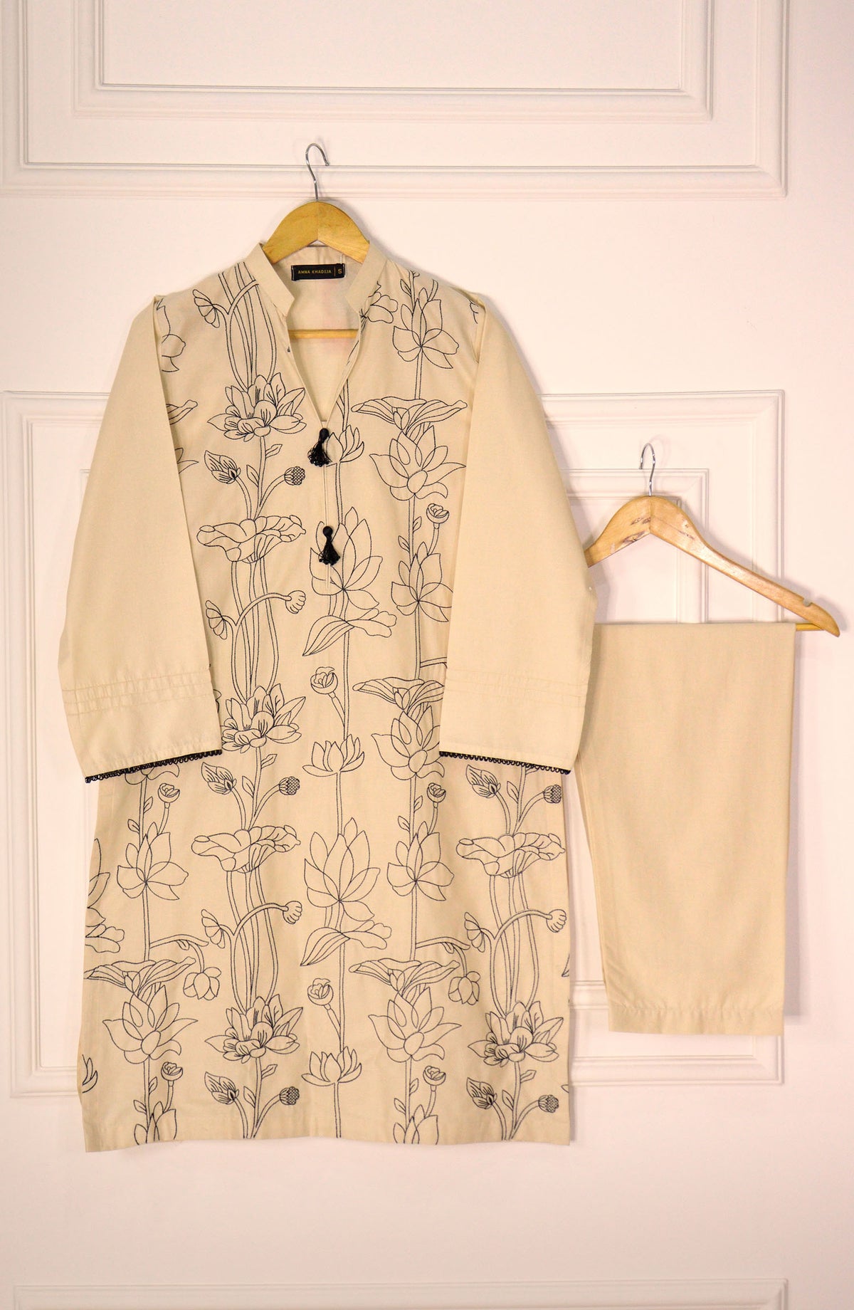 Intricate Embroidery by Amna Khadija Embroidered Lawn Stitched 2 Piece Suit - IE-13 - AK25IE - Off White - Summer Collection