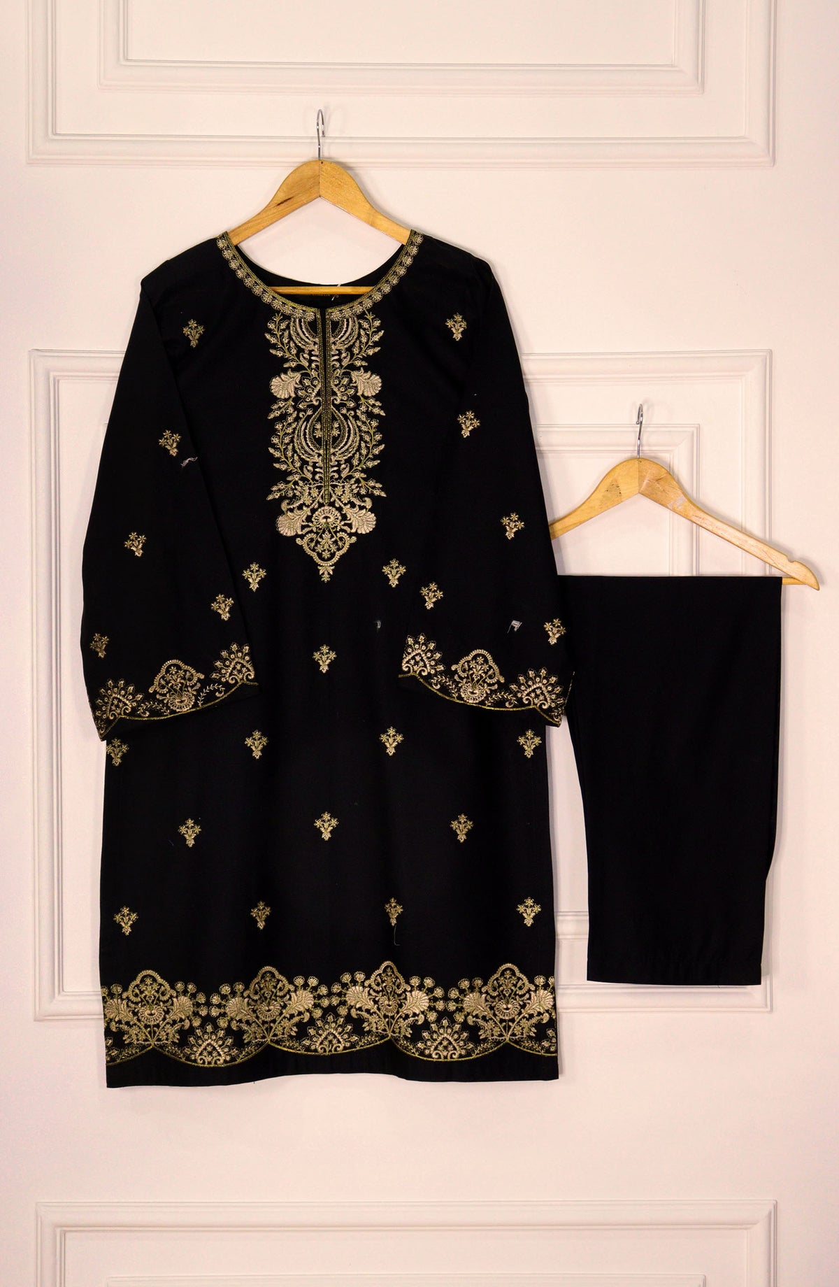 Intricate Embroidery by Amna Khadija Embroidered Lawn Stitched 2 Piece Suit - IE-2 - AK25IE - Black - Summer Collection