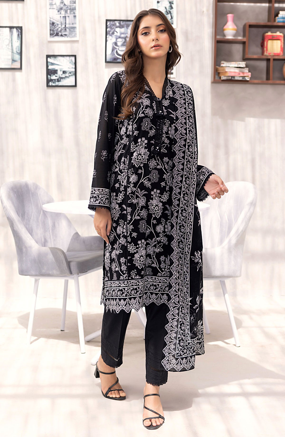 Komal by Lakhany Printed Lawn Unstitched 3 Piece Suit - LG-AR-0203 - LKN25KMC - Black - Summer Collection