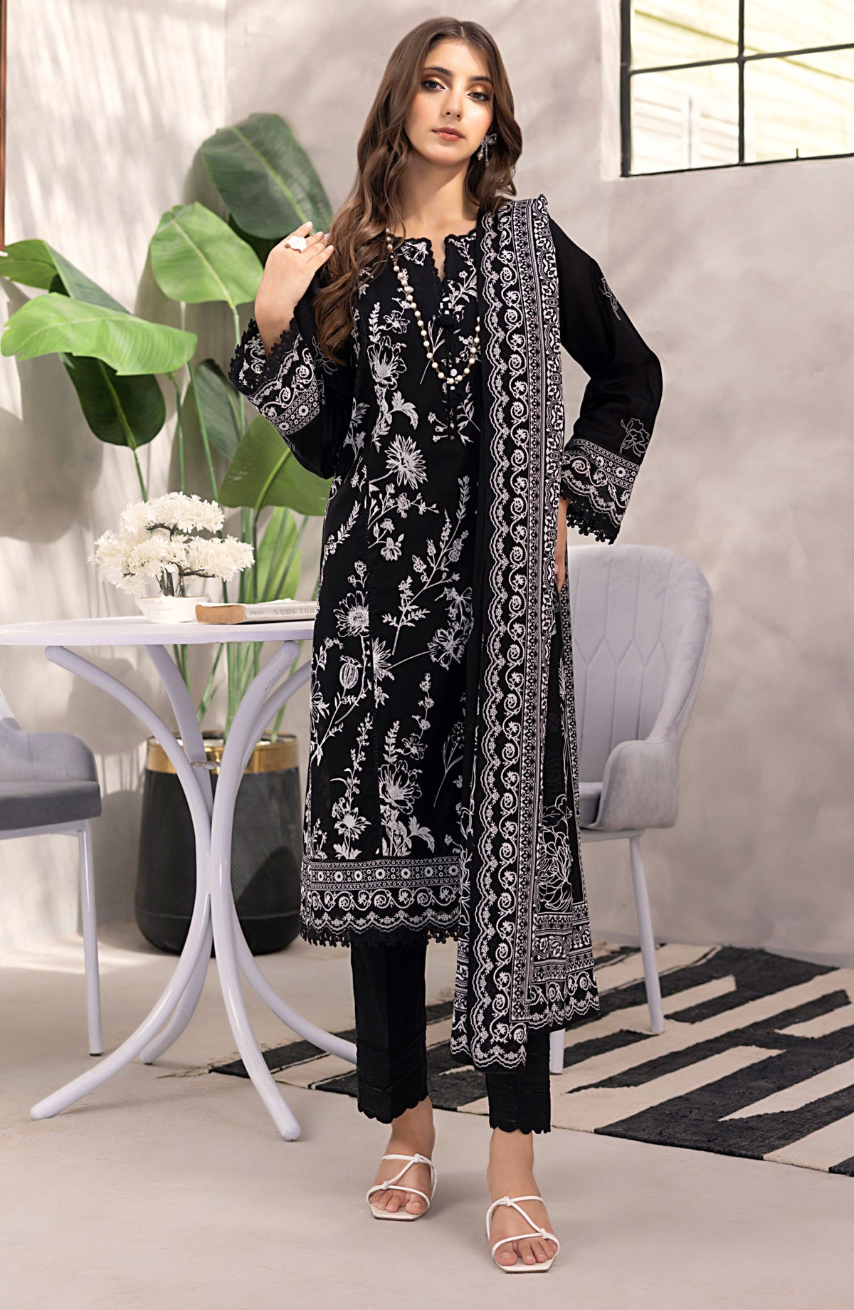 Komal by Lakhany Printed Lawn Unstitched 3 Piece Suit - LG-RK-0038 - LKN25KMC - Black - Summer Collection