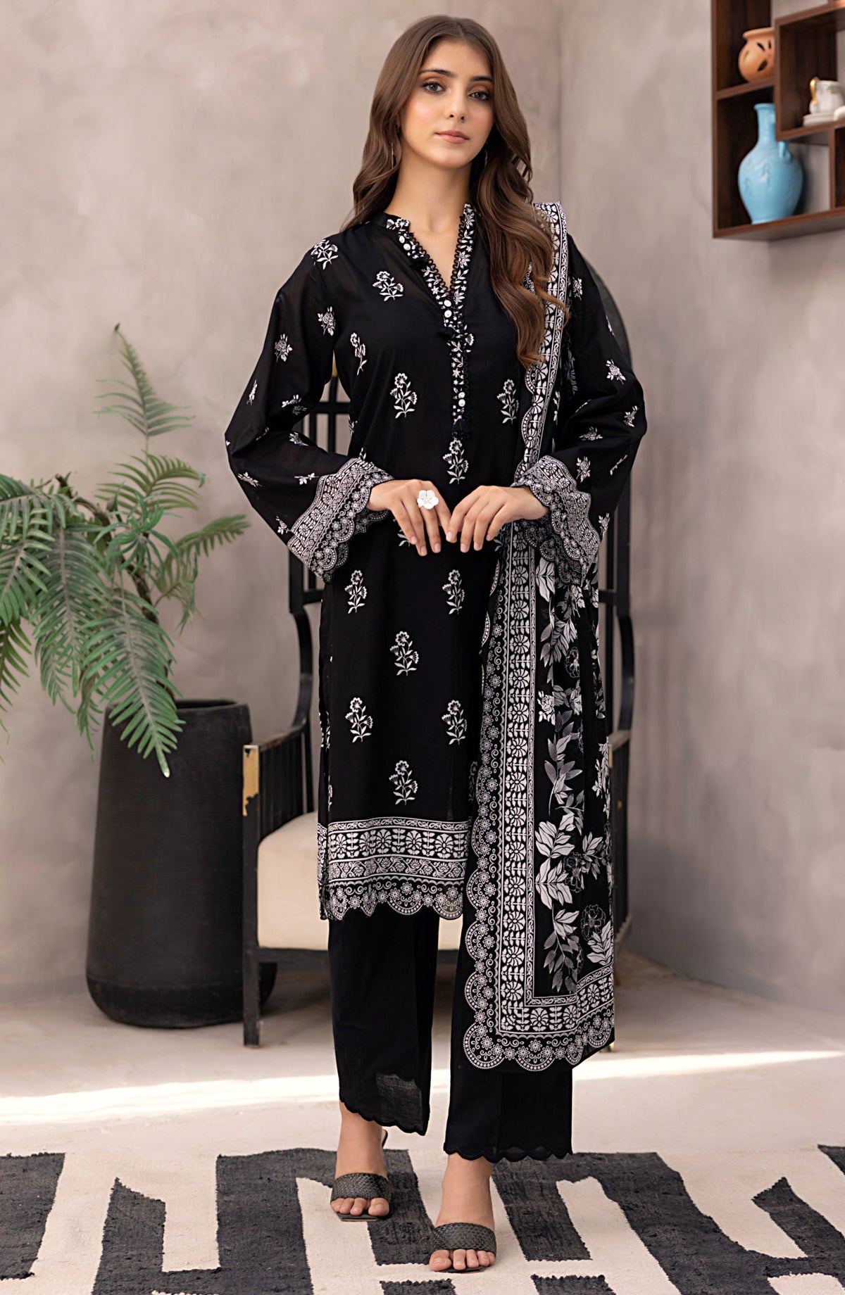 Komal by Lakhany Printed Lawn Unstitched 3 Piece Suit - LG-AR-0182 - LKN25KMC - Black - Summer Collection