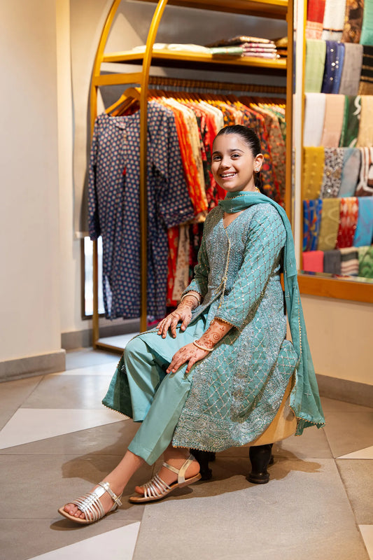 Mehendi Marvels Gurya Pret Wear By Amna Khadija - M 03 BD RDM STITCH