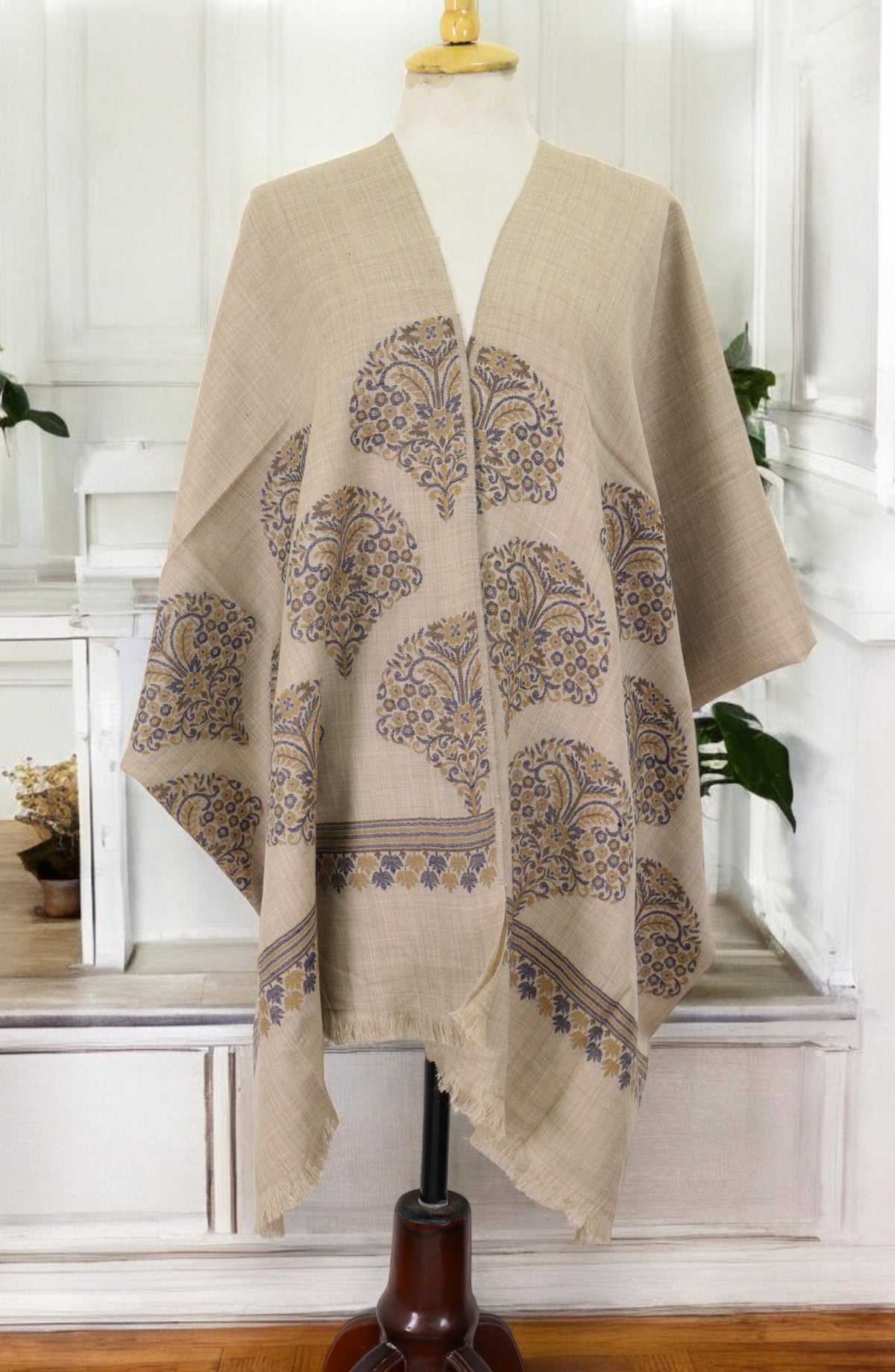 Amna Khadija Premium Wool Shawl - D-05 - 9601490 - AM25SHWL - Grey - Winter Collection