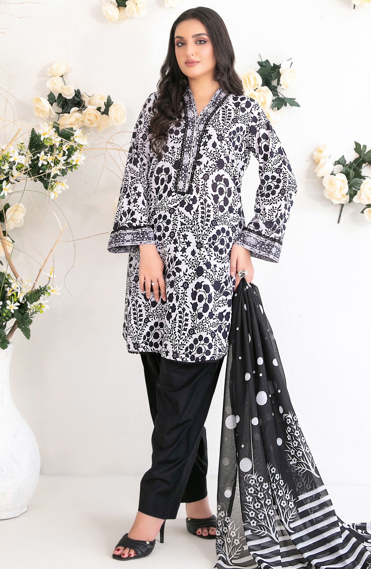 Sehra by Tawakkal Fabrics Digital Printed Lawn Unstitched 3 Piece Suit - TF25SHR - D-1177 - Black - Summer Collection