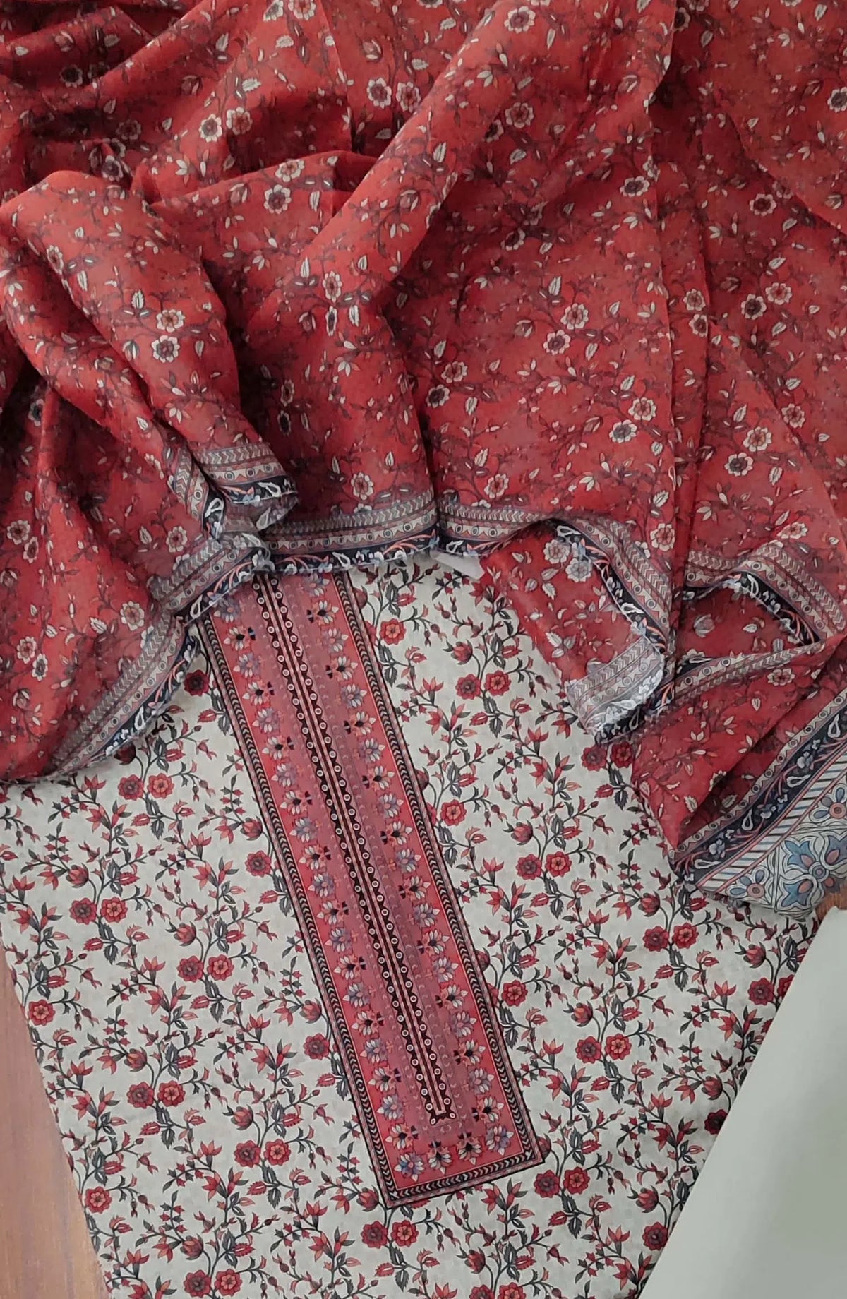 Unstitched Printed Lawn 3 PCs Collection 2024 - UPLC 06
