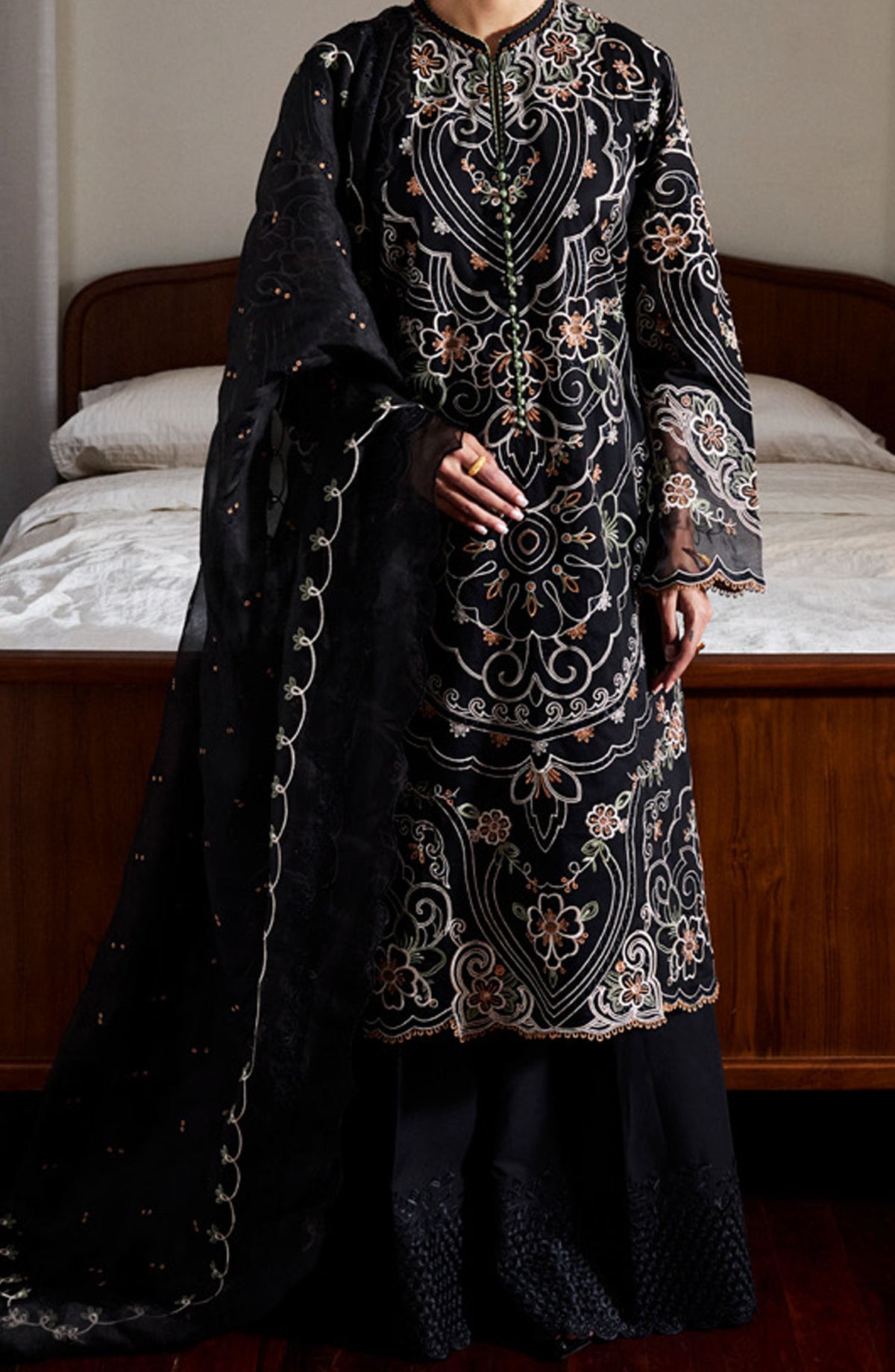 Satori by Zara Shahjahan Embroidered Lawn Unstitched 3 Piece Suit - D-04-A Shizumi - ZS25SSL - Black - Summer Collection