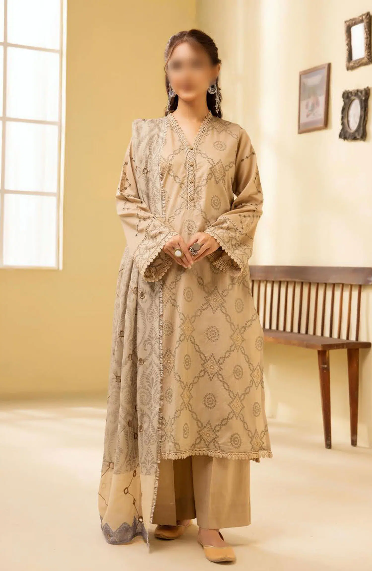 Layla Premium Embroidered Lawn Collection 2024 - Design 04