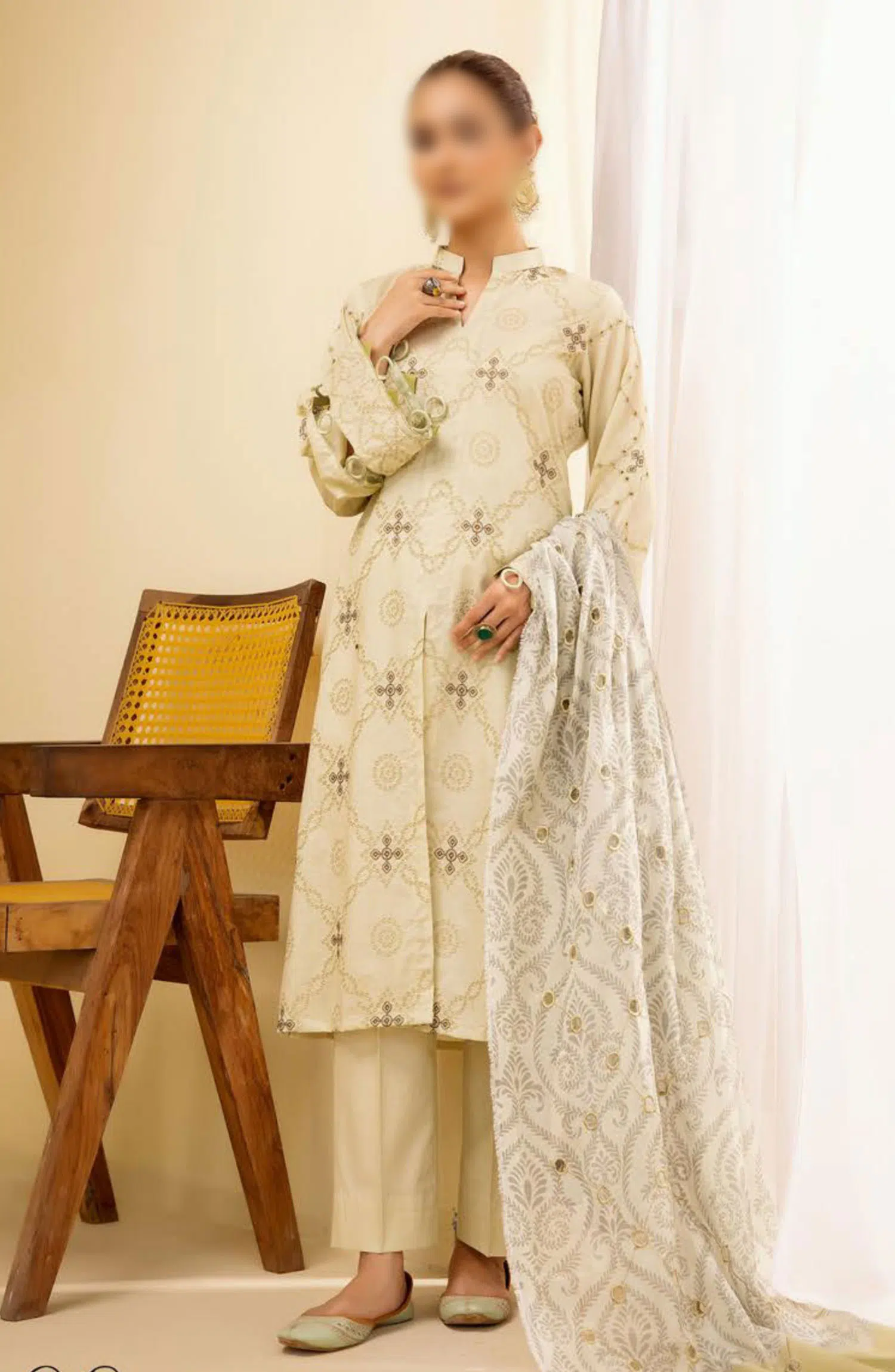 Layla Premium Embroidered Lawn Collection 2024 - Design 06