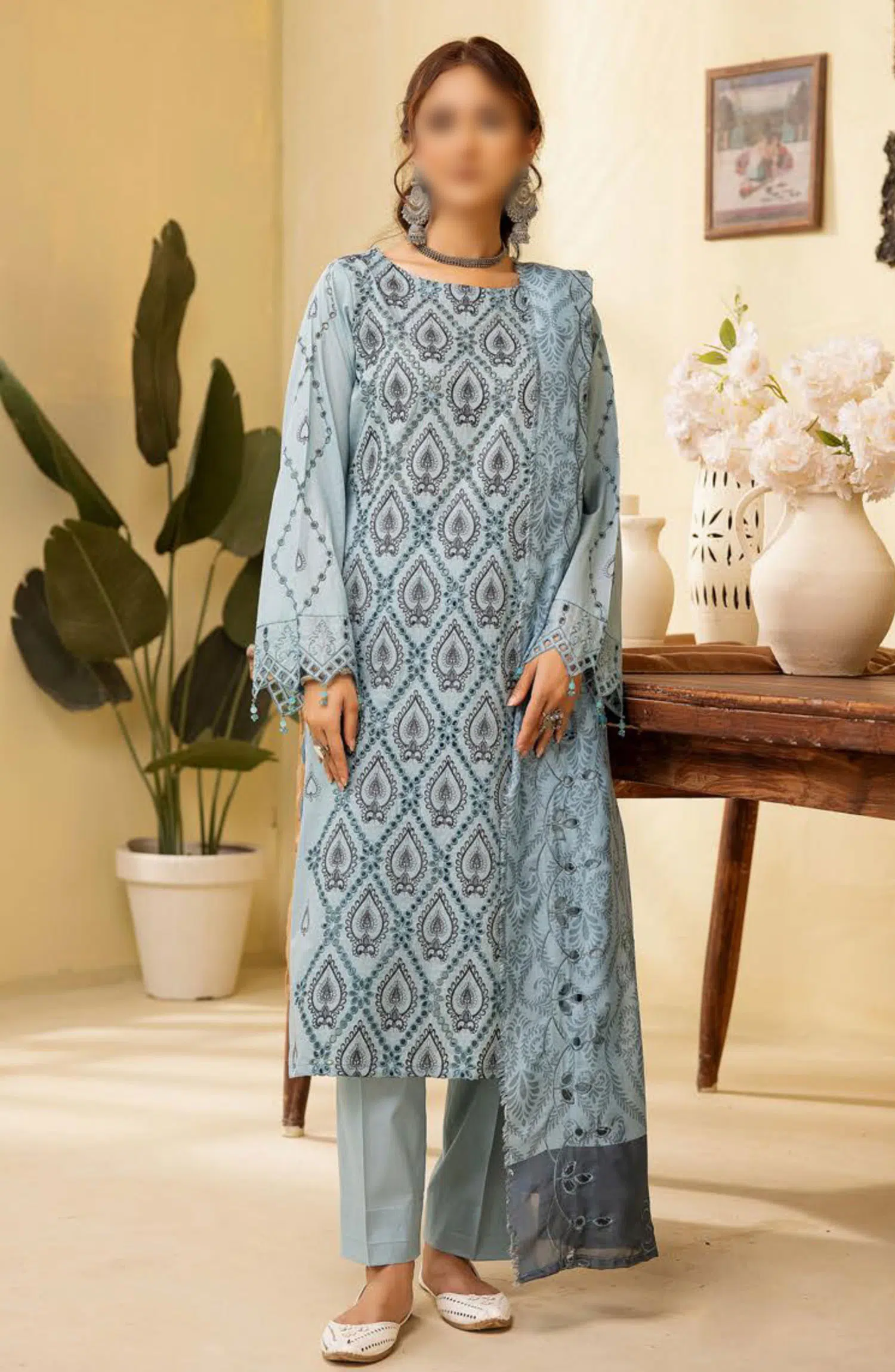 Layla Premium Embroidered Lawn Collection 2024 - Design 07