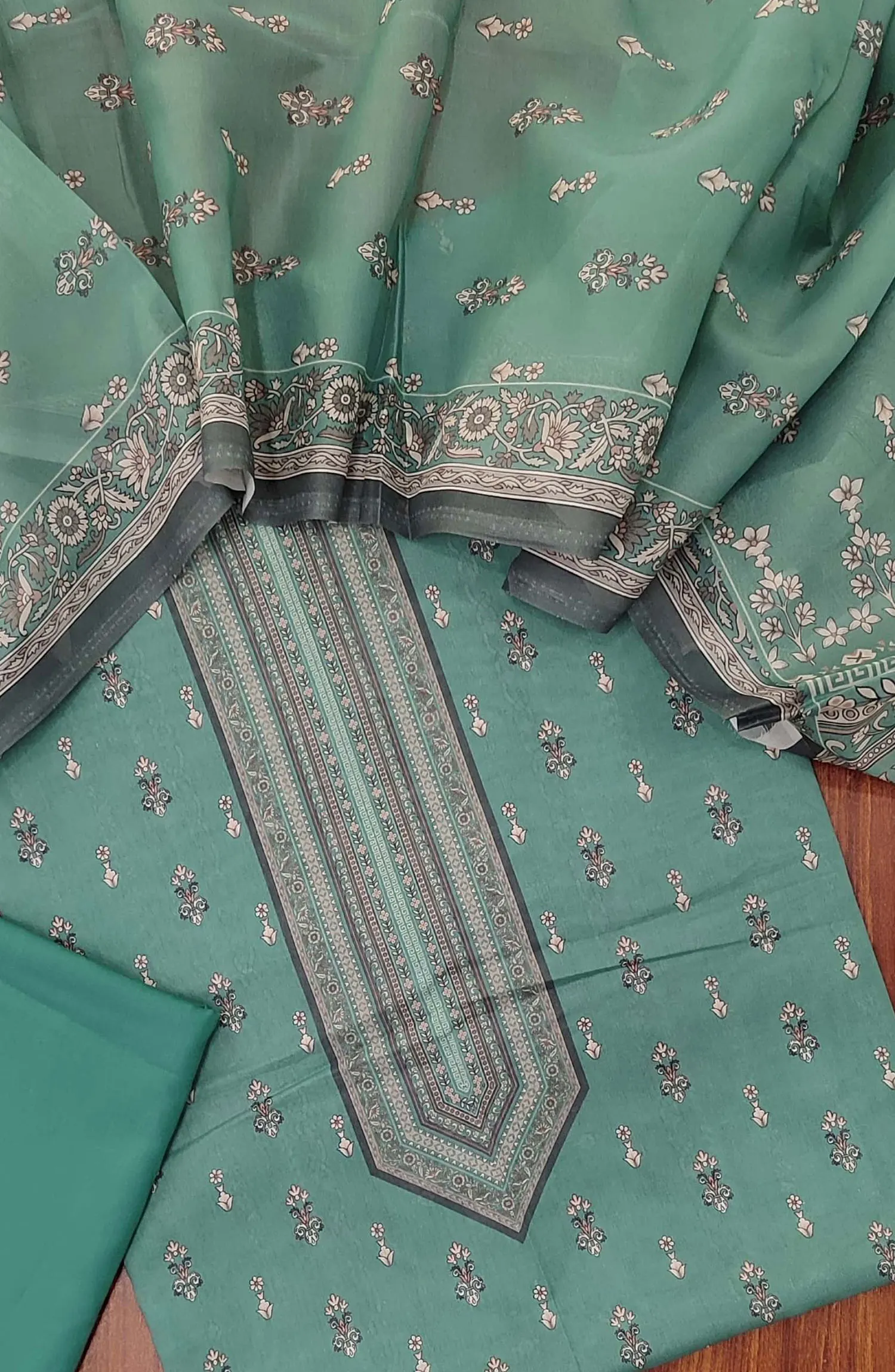 Printed Lawn 3Pcs with Voile Dupatta Collection - -Design-09