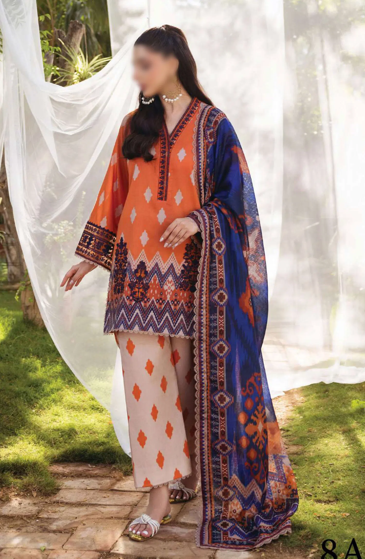 Zainab Chottani Tahra Embroidered Lawn Collection 2024 - Design 8B LIZA