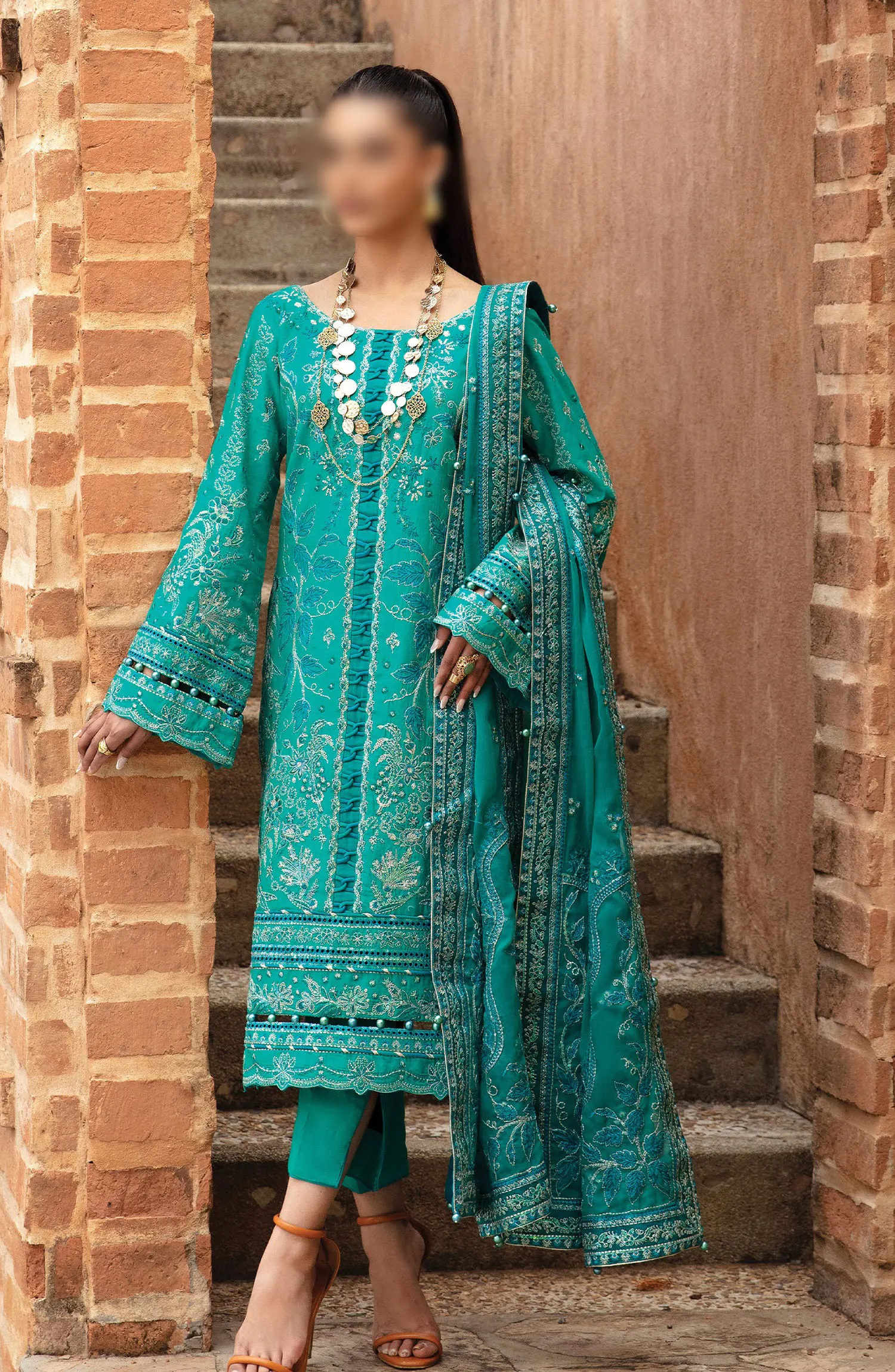 Gulaal Luxury Lawn Collection 2024 - GL 24 V1 08 CIANA