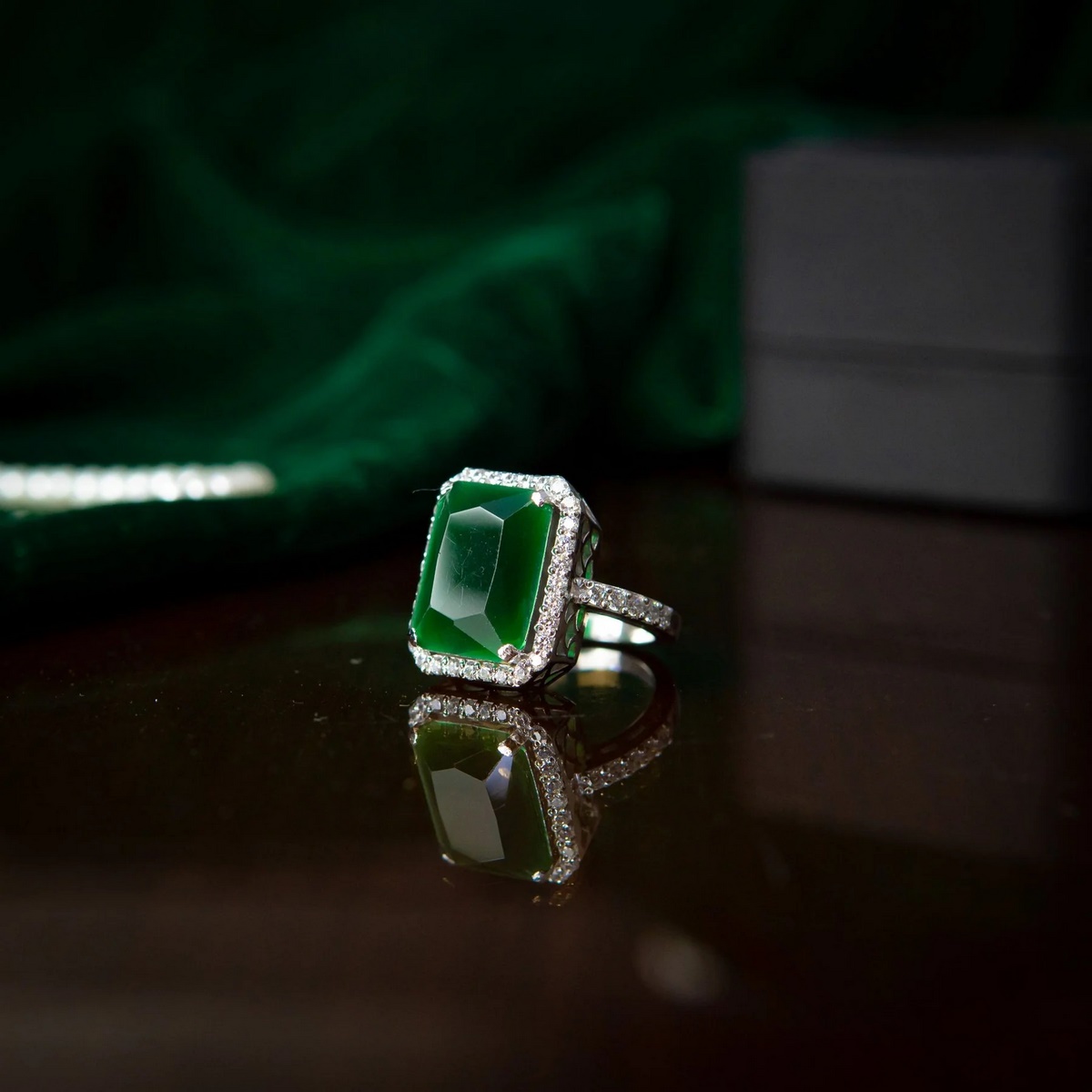 GREEN EMERALD OCTAGON RING YKL Jewellers Ring Collection