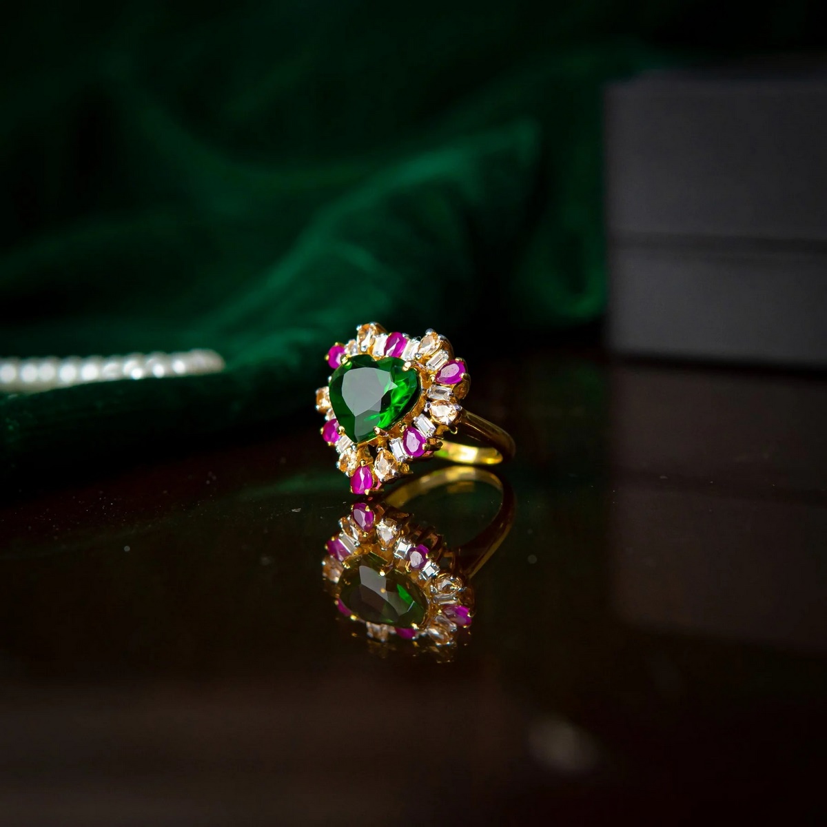 HEART SHAPE GREEN EMERALD RING YKL Jewellers Ring Collection