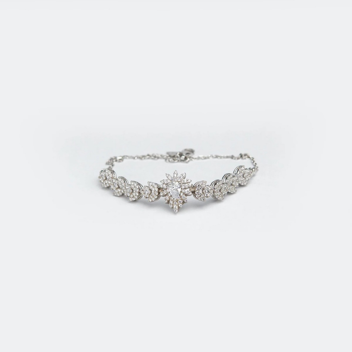 MINIMAL STYLE BRACELET YKL Jewellers Bracelet Collection