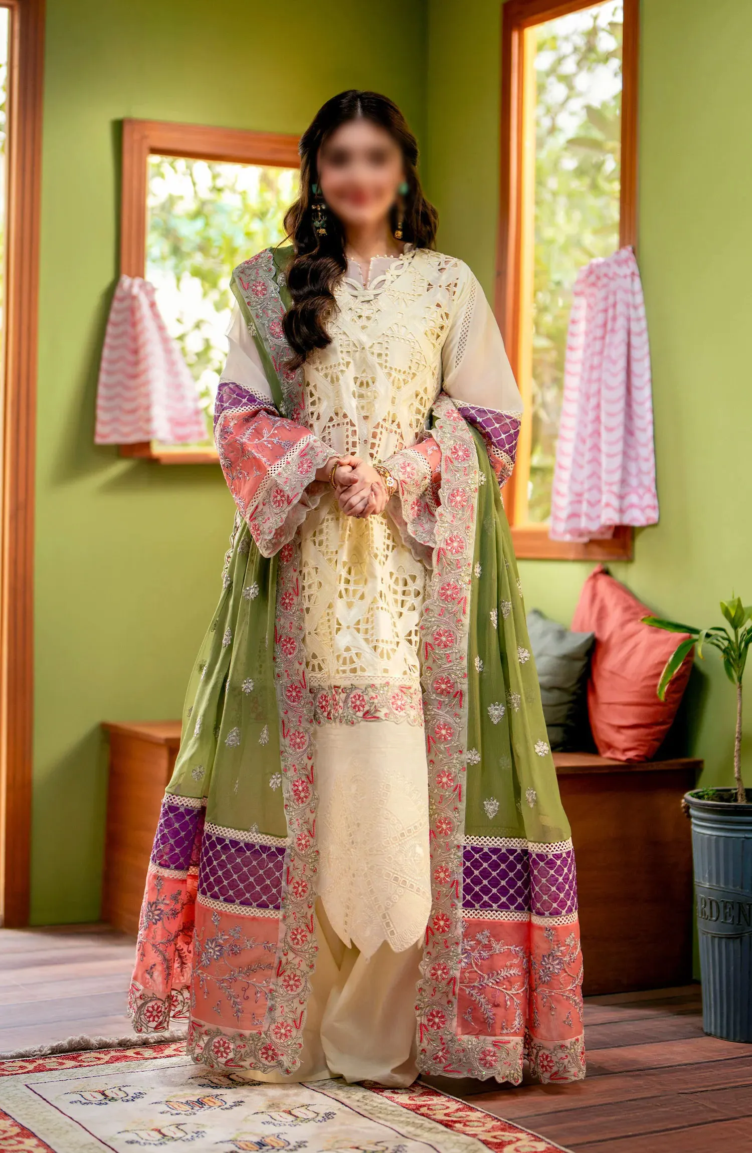MARYUM N MARIA Luxury Lawn Collection 2024 - MS24-570 DINA