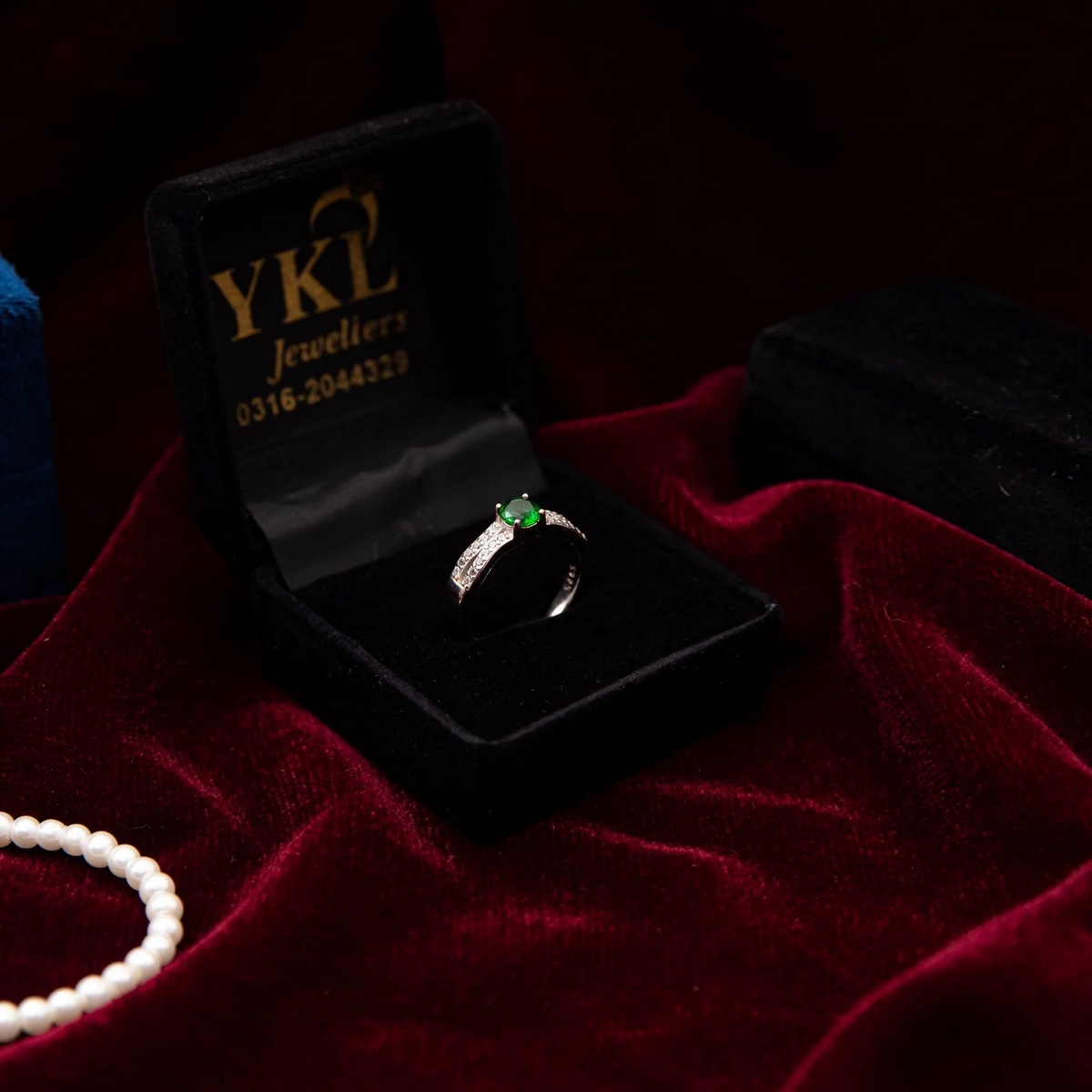 ROUND EMERALD RING YKL Jewellers Ring Collection