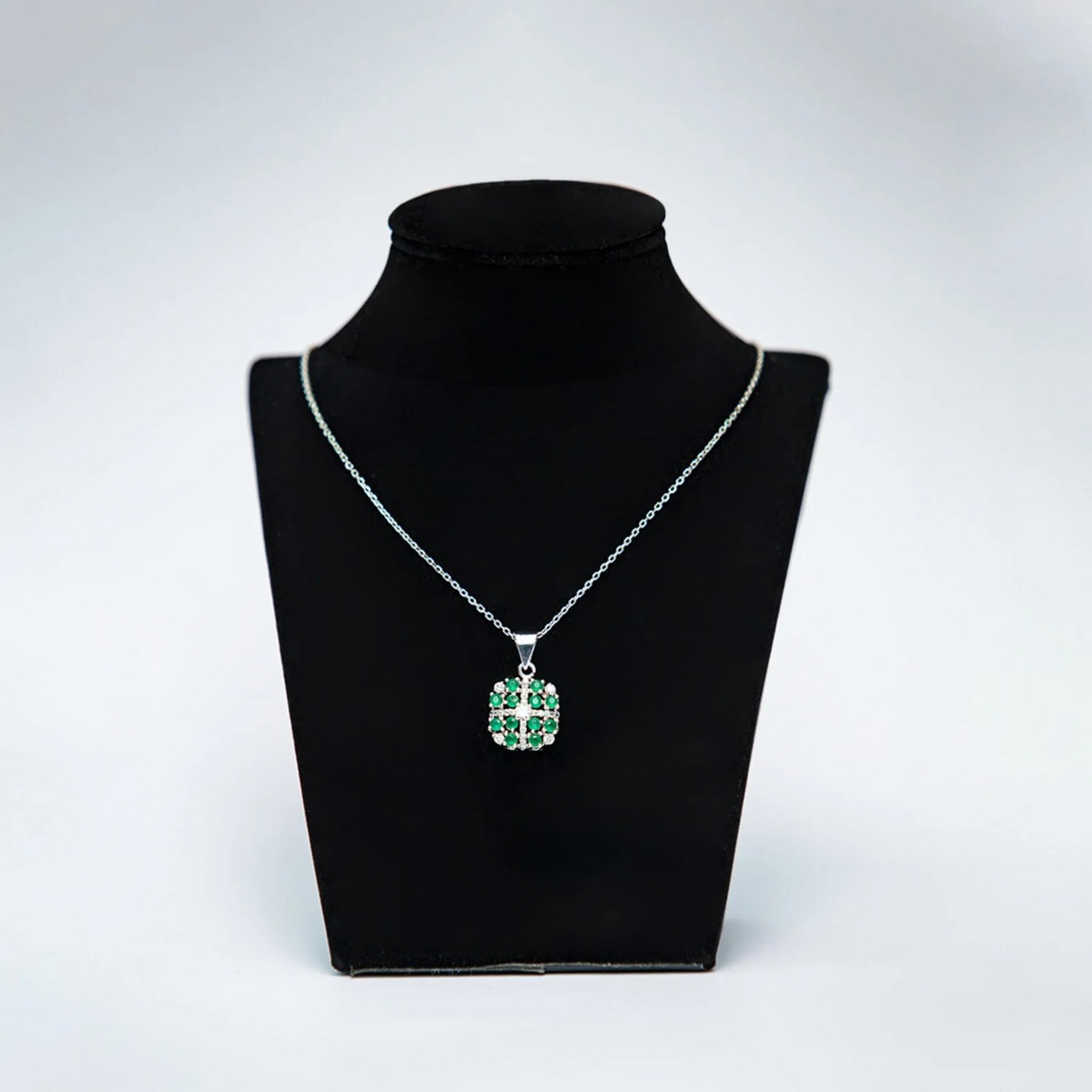 SQUARE EMERALD PENDANT YKL Jewellers Pendant Collection