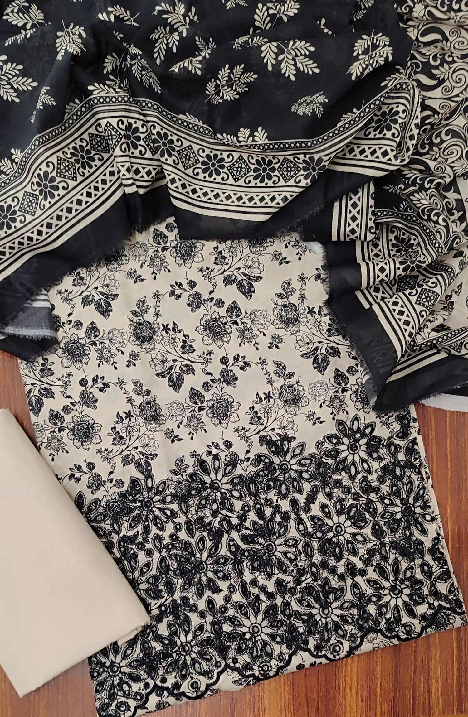 Unstitched Chikankari Lawn 3 Pcs Collection - UCL 04